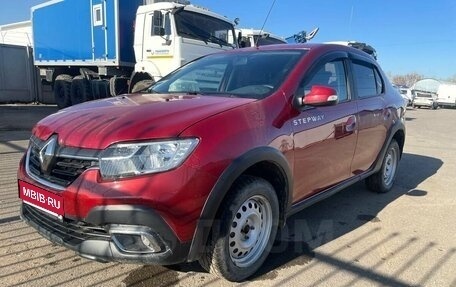 Renault Logan II, 2018 год, 681 000 рублей, 1 фотография