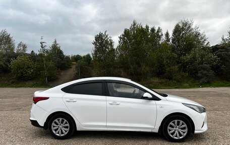 Hyundai Solaris II рестайлинг, 2021 год, 1 500 000 рублей, 4 фотография