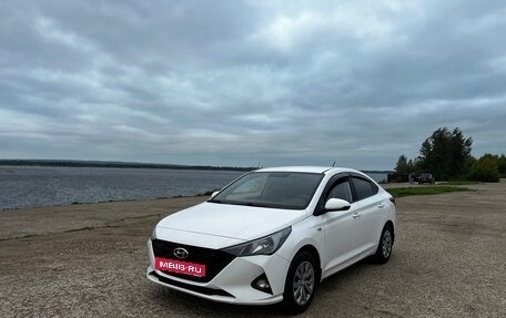 Hyundai Solaris II рестайлинг, 2021 год, 1 500 000 рублей, 2 фотография