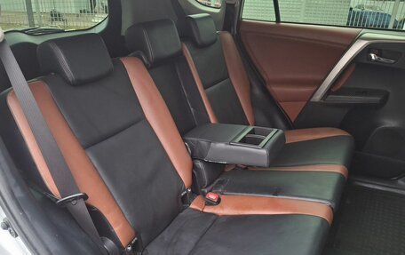 Toyota RAV4, 2013 год, 1 930 000 рублей, 12 фотография