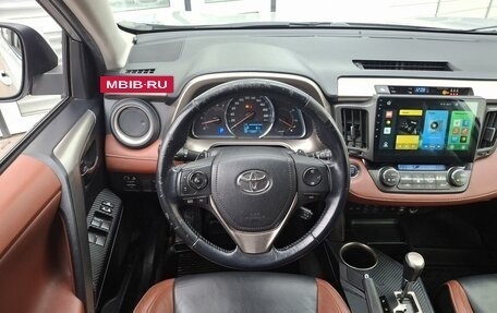 Toyota RAV4, 2013 год, 1 930 000 рублей, 5 фотография