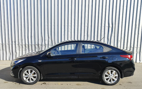 Hyundai Solaris II рестайлинг, 2017 год, 405 000 рублей, 2 фотография