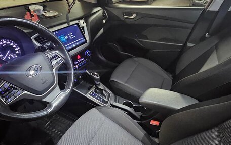 Hyundai Solaris II рестайлинг, 2017 год, 1 320 000 рублей, 8 фотография