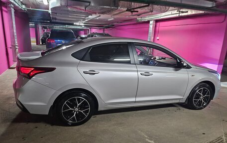 Hyundai Solaris II рестайлинг, 2017 год, 1 320 000 рублей, 5 фотография