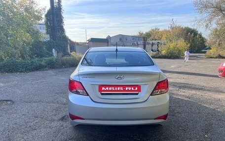 Hyundai Solaris II рестайлинг, 2016 год, 1 050 000 рублей, 5 фотография