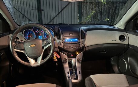 Chevrolet Cruze II, 2013 год, 735 000 рублей, 10 фотография