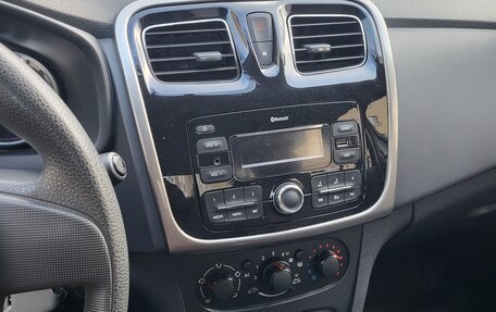 Renault Logan II, 2014 год, 800 000 рублей, 6 фотография