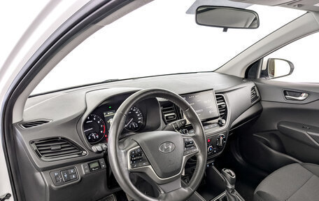 Hyundai Solaris II рестайлинг, 2021 год, 1 600 000 рублей, 16 фотография