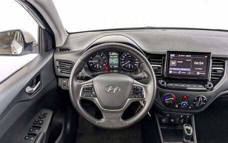 Hyundai Solaris II рестайлинг, 2021 год, 1 600 000 рублей, 21 фотография