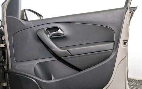 Volkswagen Polo VI (EU Market), 2018 год, 965 000 рублей, 24 фотография