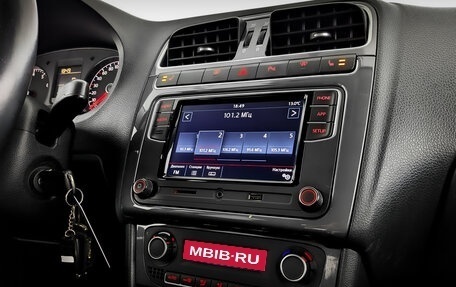 Volkswagen Polo VI (EU Market), 2018 год, 965 000 рублей, 25 фотография