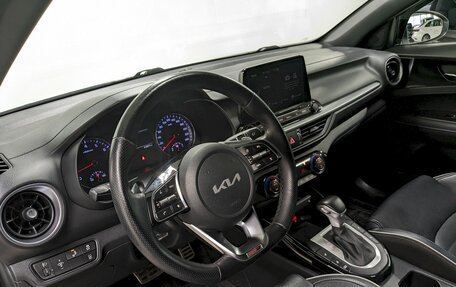 KIA Cerato IV, 2021 год, 2 350 000 рублей, 13 фотография