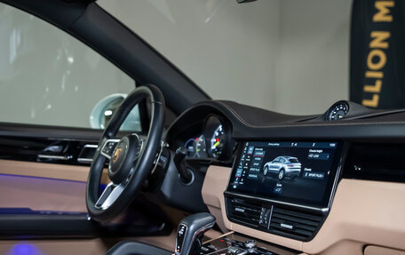 Porsche Cayenne III, 2019 год, 8 990 000 рублей, 17 фотография