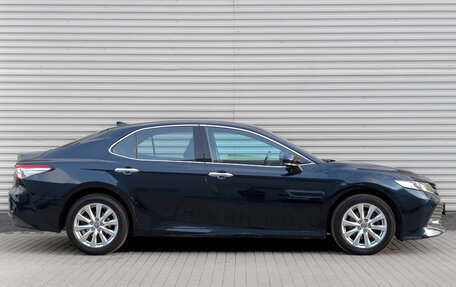 Toyota Camry, 2018 год, 2 550 000 рублей, 4 фотография