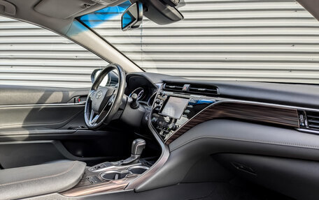 Toyota Camry, 2018 год, 2 550 000 рублей, 11 фотография