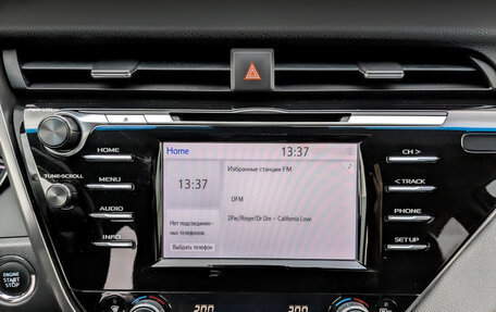 Toyota Camry, 2018 год, 2 550 000 рублей, 15 фотография