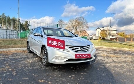 Hyundai Sonata VI, 2010 год, 900 000 рублей, 1 фотография