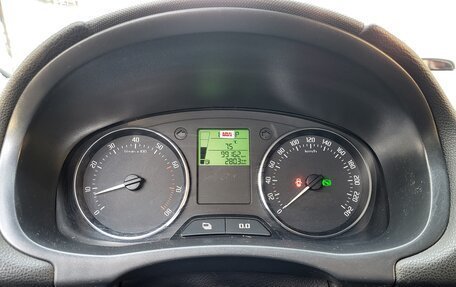 Skoda Fabia II, 2011 год, 800 000 рублей, 7 фотография