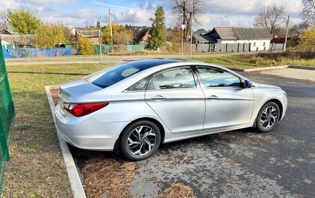 Hyundai Sonata VI, 2010 год, 900 000 рублей, 7 фотография