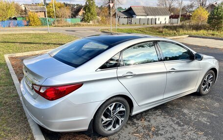 Hyundai Sonata VI, 2010 год, 900 000 рублей, 6 фотография