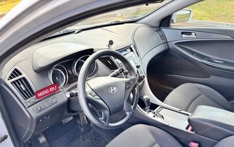 Hyundai Sonata VI, 2010 год, 900 000 рублей, 11 фотография