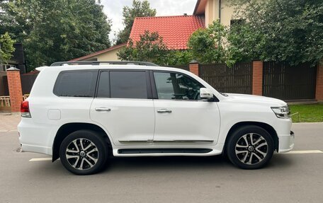 Toyota Land Cruiser 200, 2015 год, 4 790 000 рублей, 3 фотография