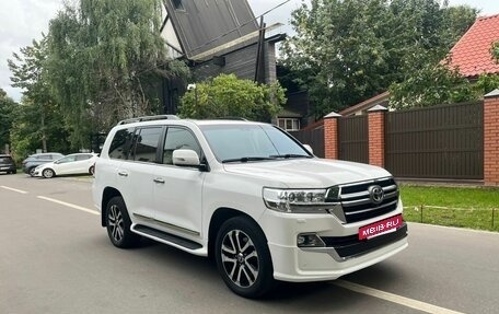 Toyota Land Cruiser 200, 2015 год, 4 790 000 рублей, 2 фотография