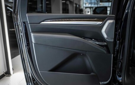 Cadillac Escalade V, 2025 год, 24 000 000 рублей, 17 фотография