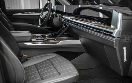 Cadillac Escalade V, 2025 год, 24 000 000 рублей, 23 фотография