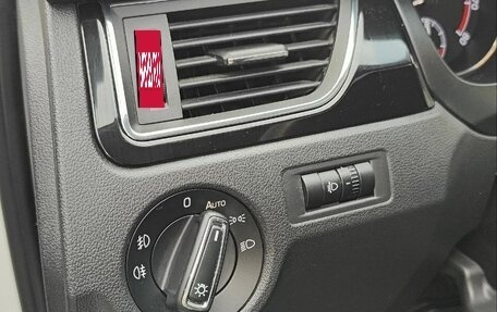 Skoda Rapid I, 2018 год, 1 120 000 рублей, 13 фотография