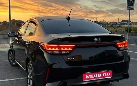 KIA Rio IV, 2021 год, 1 750 000 рублей, 1 фотография