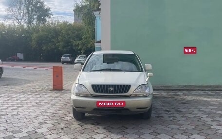 Toyota Harrier, 1998 год, 700 000 рублей, 1 фотография