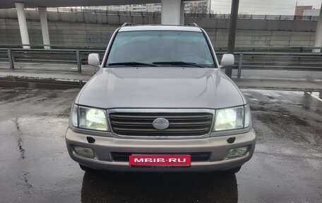 Toyota Land Cruiser 100 рестайлинг 2, 2002 год, 2 655 000 рублей, 1 фотография