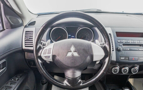 Mitsubishi Outlander III рестайлинг 3, 2011 год, 1 249 000 рублей, 13 фотография