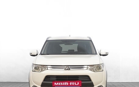 Mitsubishi Outlander III рестайлинг 3, 2014 год, 2 249 000 рублей, 2 фотография