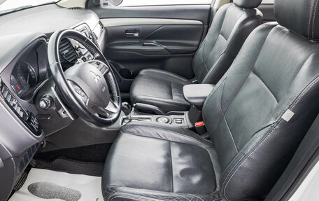 Mitsubishi Outlander III рестайлинг 3, 2014 год, 2 249 000 рублей, 12 фотография