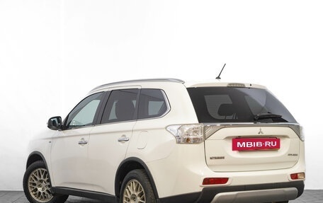 Mitsubishi Outlander III рестайлинг 3, 2014 год, 2 249 000 рублей, 7 фотография