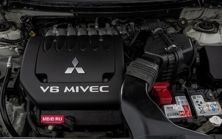 Mitsubishi Outlander III рестайлинг 3, 2014 год, 2 249 000 рублей, 8 фотография