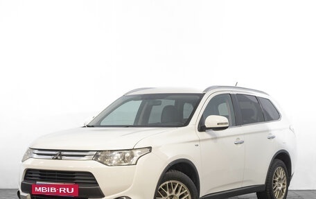 Mitsubishi Outlander III рестайлинг 3, 2014 год, 2 249 000 рублей, 4 фотография