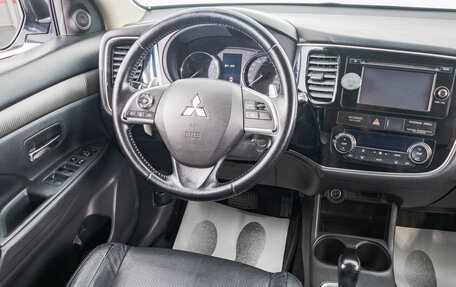 Mitsubishi Outlander III рестайлинг 3, 2014 год, 2 249 000 рублей, 19 фотография