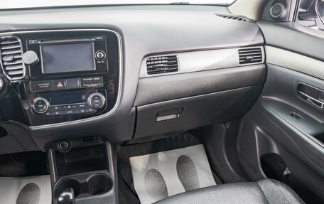 Mitsubishi Outlander III рестайлинг 3, 2014 год, 2 249 000 рублей, 24 фотография