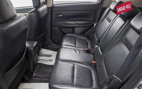 Mitsubishi Outlander III рестайлинг 3, 2014 год, 2 249 000 рублей, 26 фотография