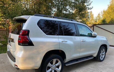 Toyota Land Cruiser Prado 150 рестайлинг 2, 2018 год, 5 100 000 рублей, 6 фотография