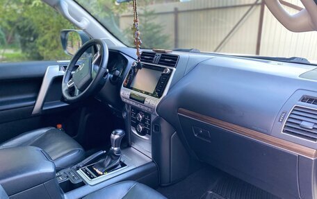 Toyota Land Cruiser Prado 150 рестайлинг 2, 2018 год, 5 100 000 рублей, 14 фотография