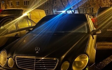 Mercedes-Benz E-Класс, 2002 год, 750 000 рублей, 2 фотография