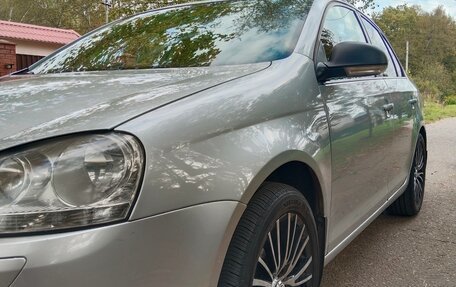 Volkswagen Jetta VI, 2008 год, 715 000 рублей, 2 фотография