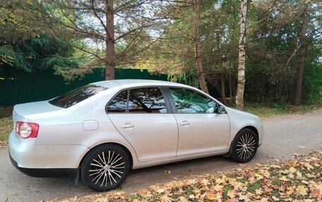 Volkswagen Jetta VI, 2008 год, 715 000 рублей, 10 фотография