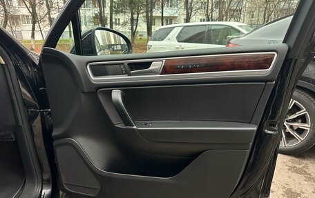 Volkswagen Touareg III, 2015 год, 2 850 000 рублей, 21 фотография