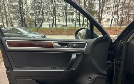 Volkswagen Touareg III, 2015 год, 2 850 000 рублей, 17 фотография