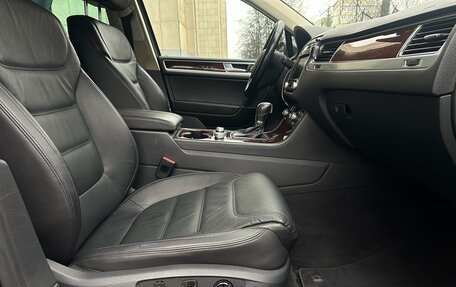 Volkswagen Touareg III, 2015 год, 2 850 000 рублей, 28 фотография